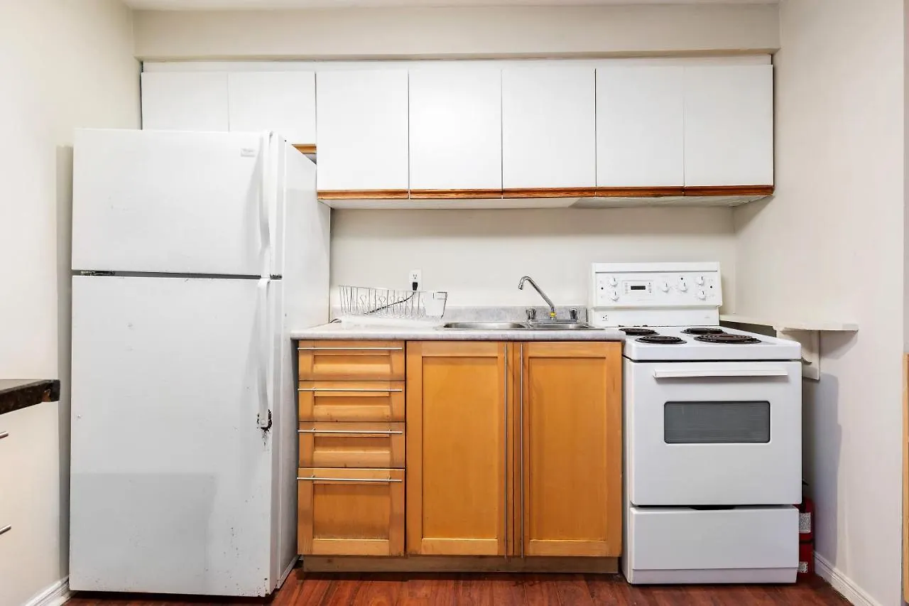 Rooms For Rent Beside U Of T Toronto