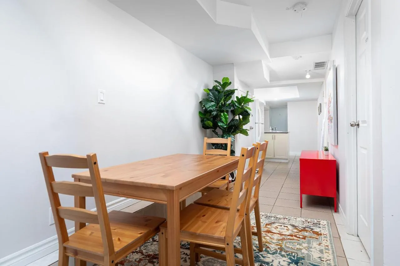 Rooms For Rent Beside U Of T Toronto 0*,  Canada